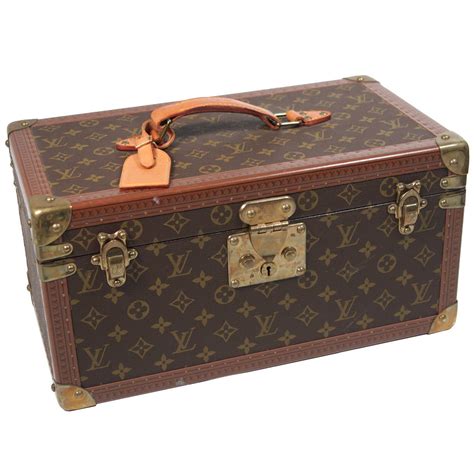 louis vuitton travel case vintage.